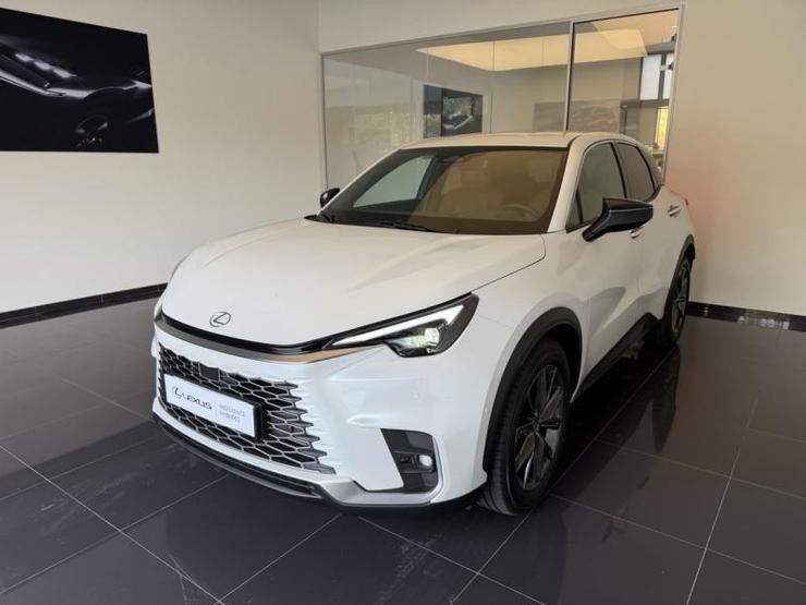 Lexus LBX - 102024 - 1 572 Kms