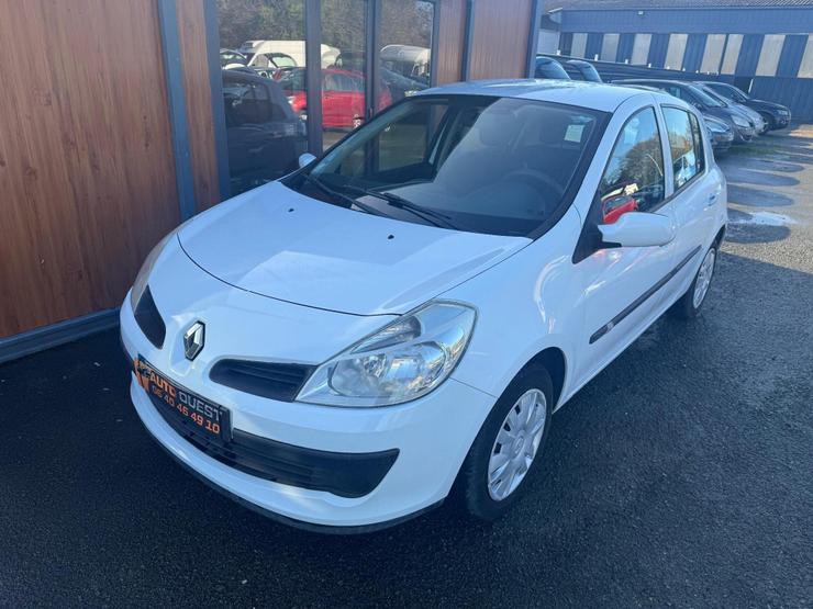 Renault Clio 3 - 32009 - 204 555 Kms