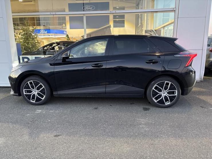 MG MG4 - 62024 - 16 887 Kms